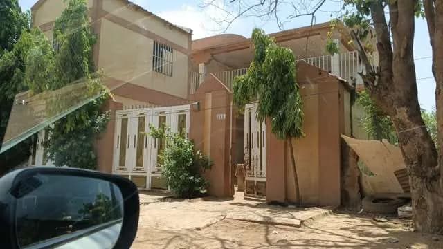 Bâtiment de 313 m² à vendre — Ouidi (Secteur 11) — photo 1