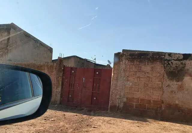 Terrain bâti de 331 m² à vendre — Karpala (Secteur 48) — photo 1