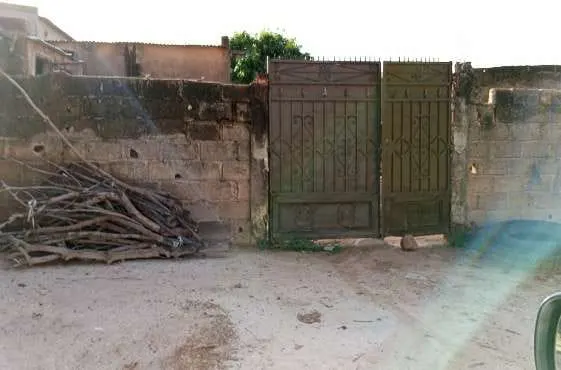 Terrain bâti de 363 m² à vendre — Zongnabitenga (Secteur 35) — photo 1