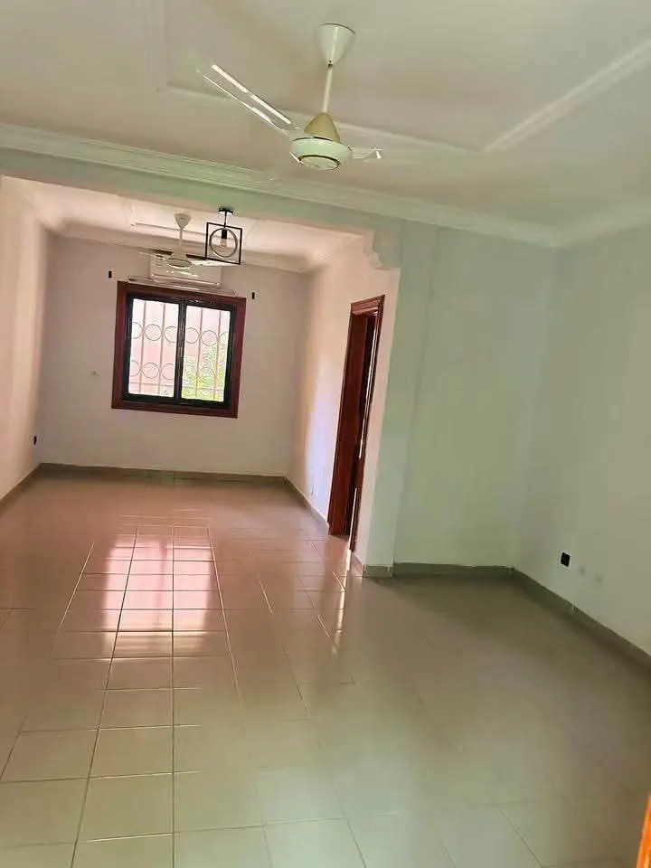 Appartement à louer — Ouaga 2000 Zone A — photo 1